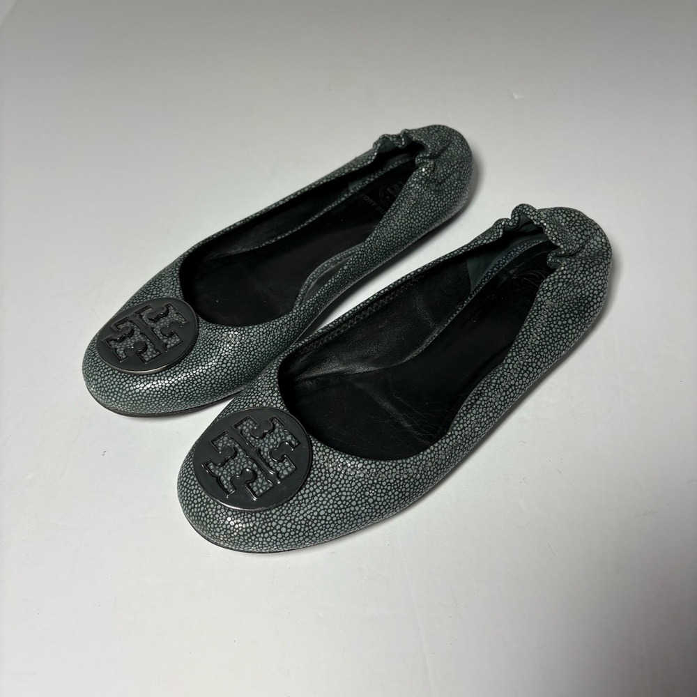 Tory Burch Reva Gray Stingray Leather Logo Ballet Flats Size 8